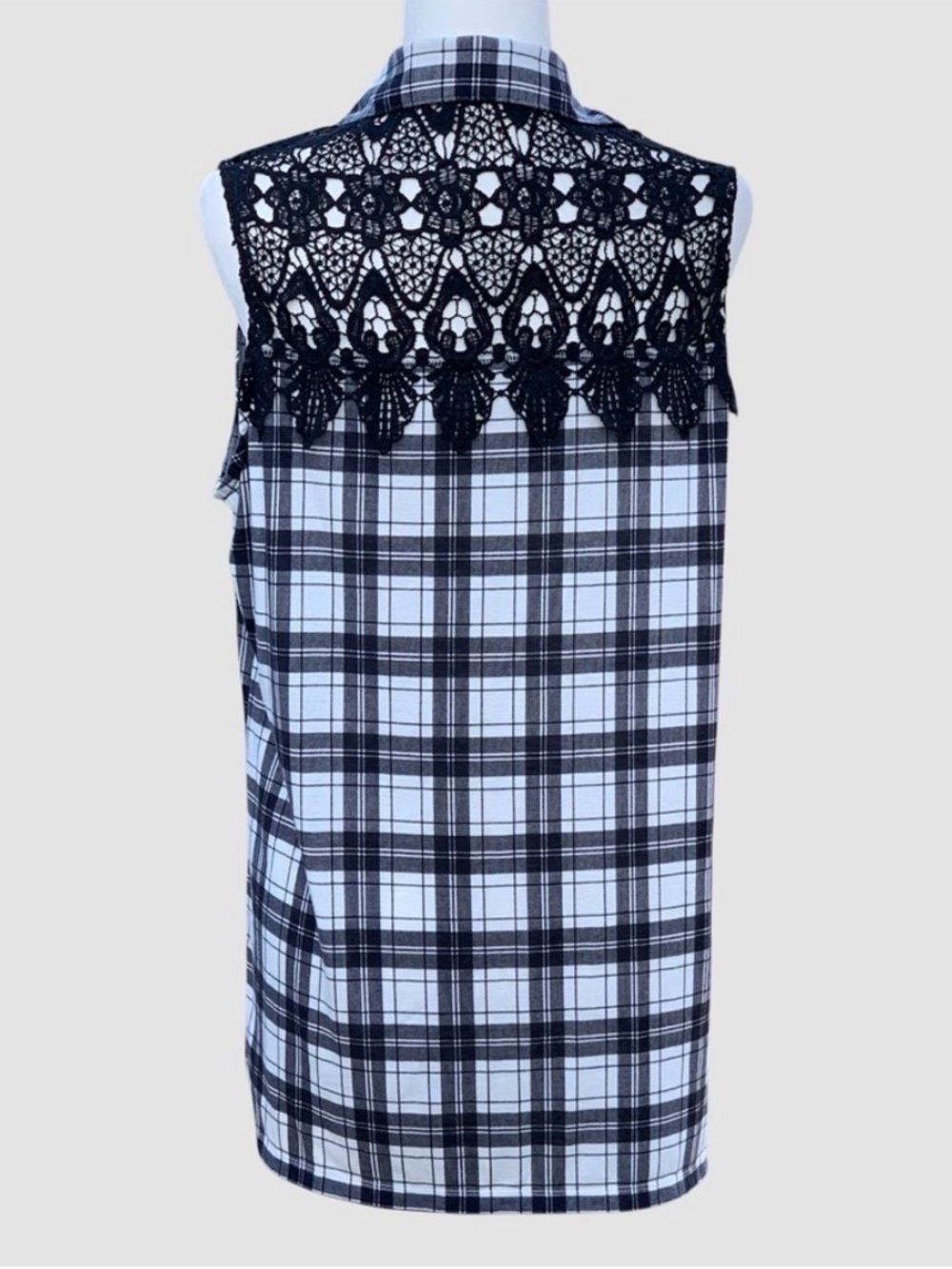 M Fasis Black and White Plaid Back Lace Sleeveless Button Front Top, Women’s XL